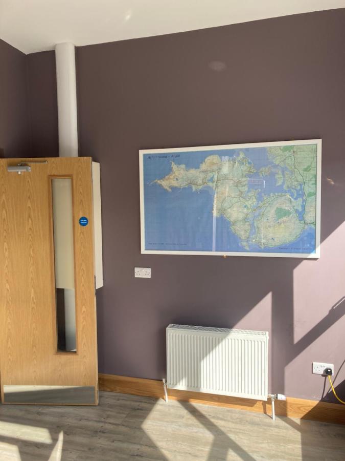 Achill Surf Centre Vandrarhem Bellanasally Exteriör bild