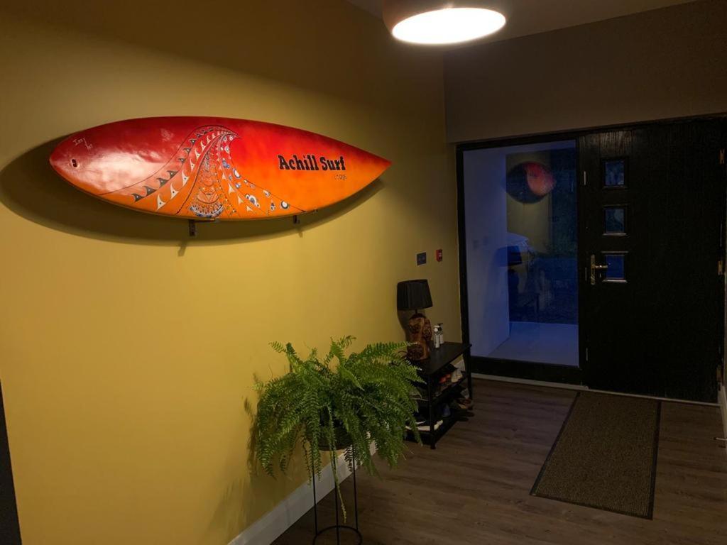 Achill Surf Centre Vandrarhem Bellanasally Exteriör bild