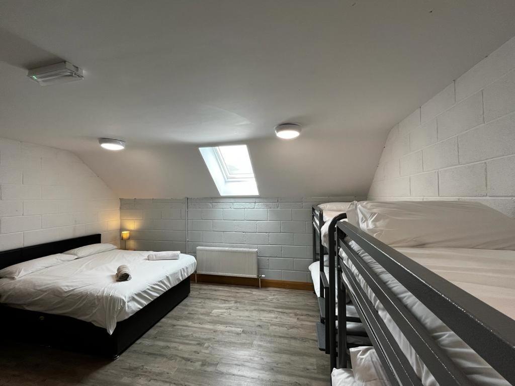 Achill Surf Centre Vandrarhem Bellanasally Exteriör bild